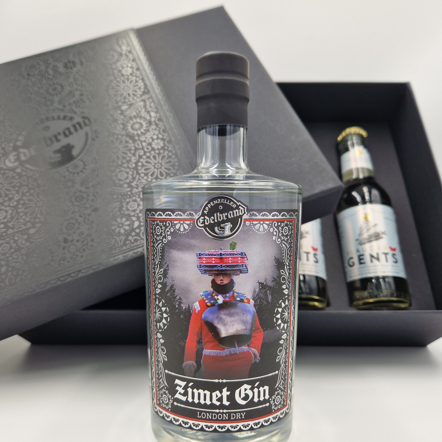 
                  
                    Zimet Gin (London Dry) 50cl - Geschenkbox
                  
                